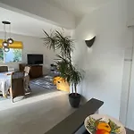 06cg Beautiful 2 Bedroom - Garden Appartement *