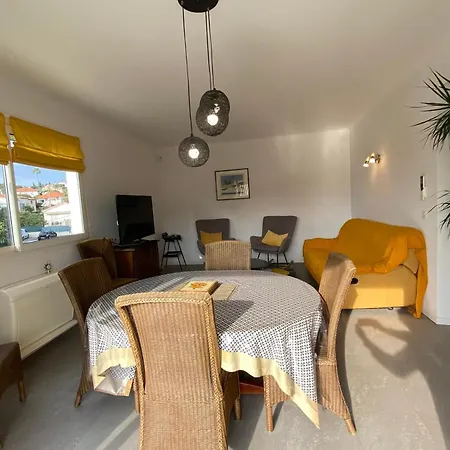 06cg Beautiful 2 Bedroom - Garden Lägenhet