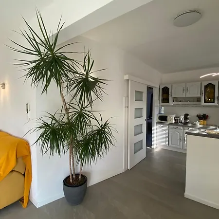 06cg Beautiful 2 Bedroom - Garden * 滨海卡涅