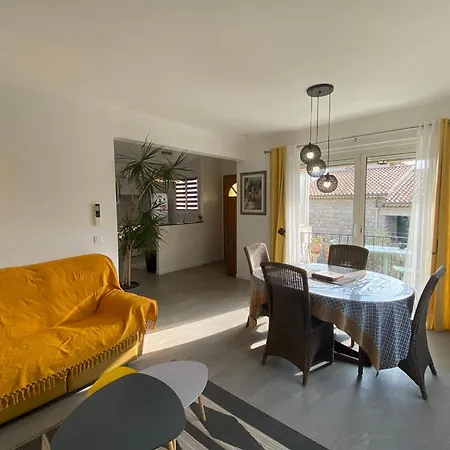 06cg Beautiful 2 Bedroom - Garden * 滨海卡涅