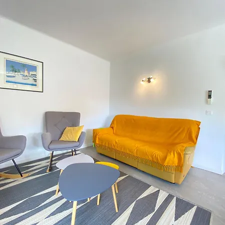 06cg Beautiful 2 Bedroom - Garden Appartement *