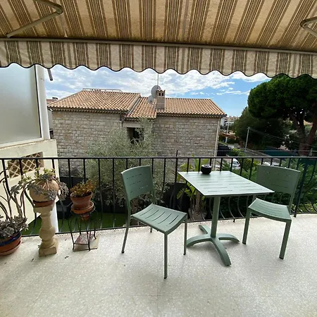 06cg Beautiful 2 Bedroom - Garden Appartement *